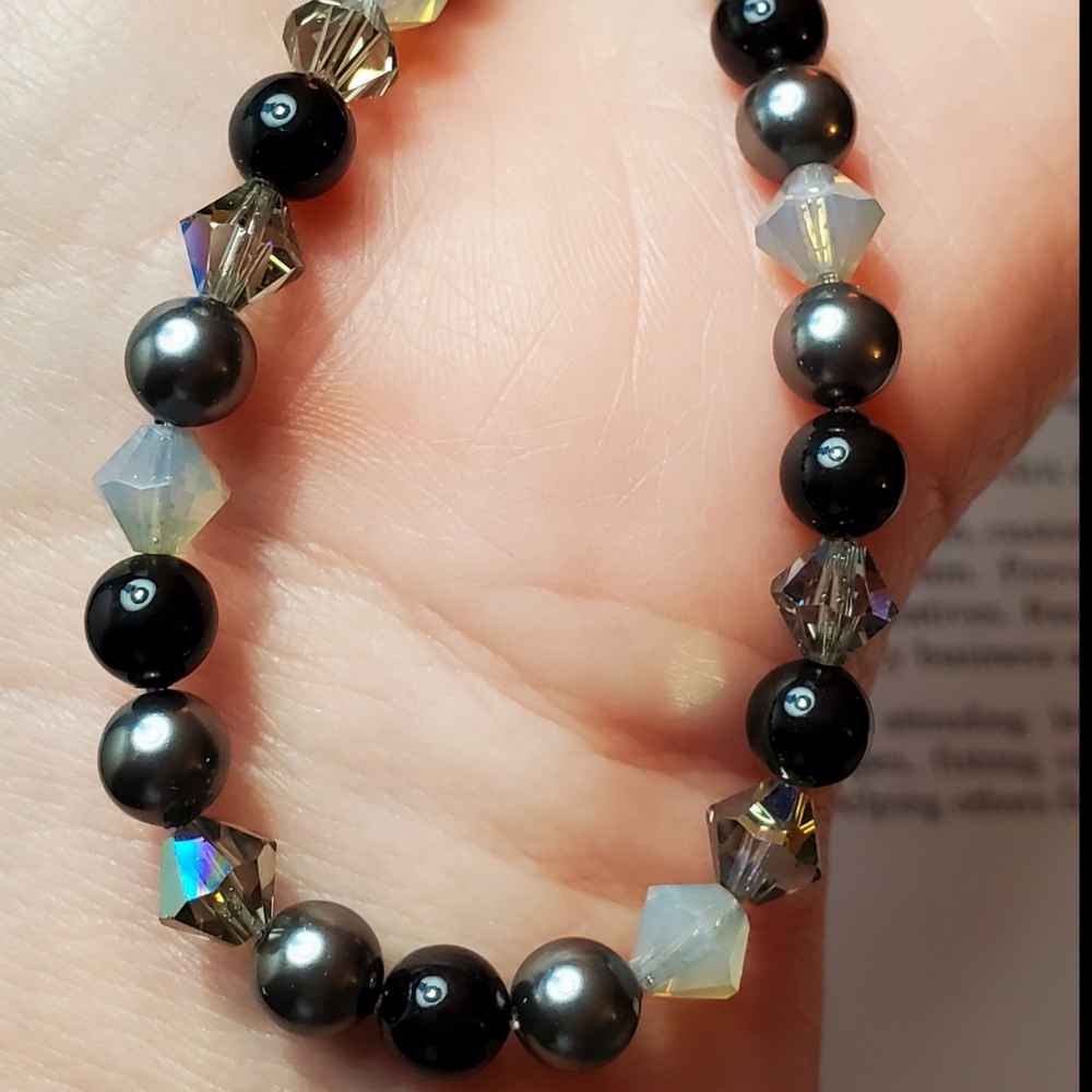 NEW Swarovski Crystal Necklace: Black & Cr…